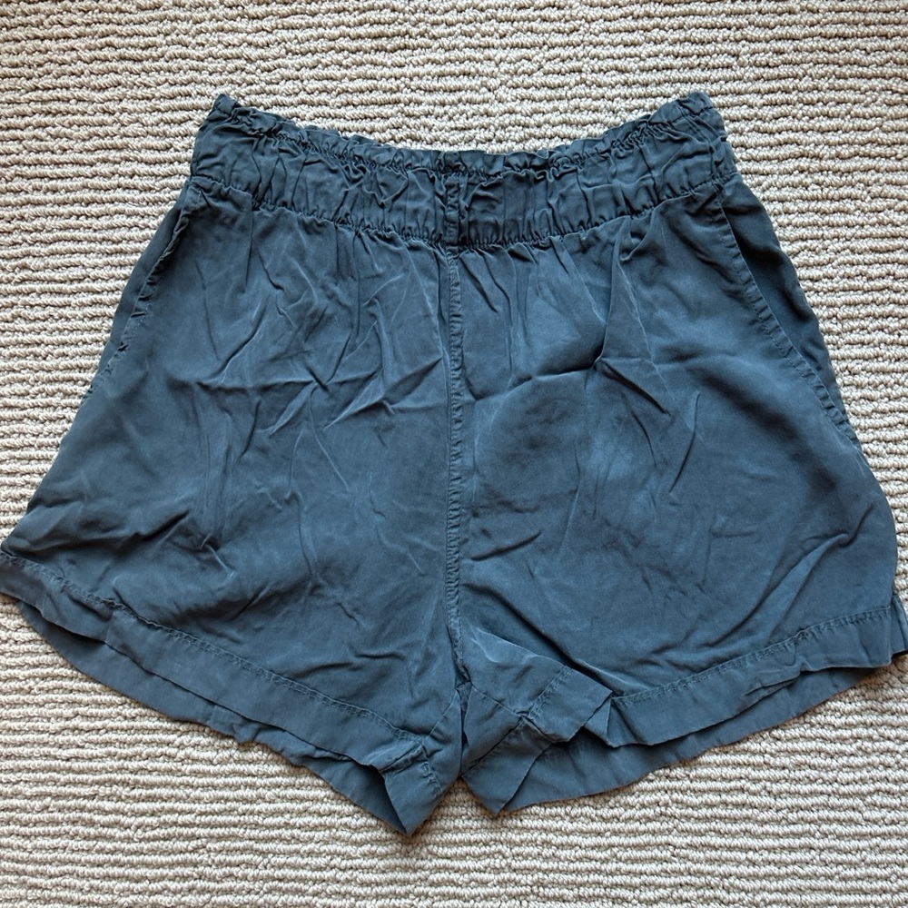Cloth & Stone Dark Gray High Waist Shorts